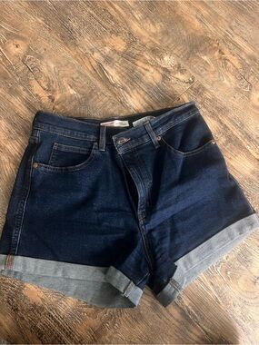 Levi’s Signature High-Rise Dark Blue Cuffed Women’s Jean Shorts